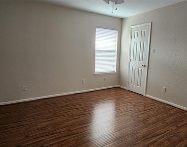 9710 Fieldbloom Lane - Photo Thumbnail 18