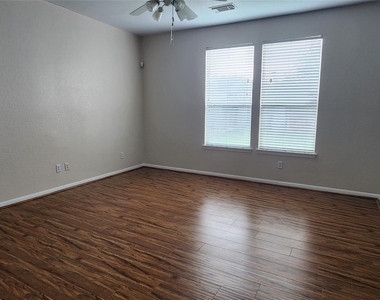 9710 Fieldbloom Lane - Photo Thumbnail 3