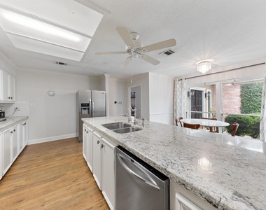 12210 Ravenmoor Drive - Photo Thumbnail 16