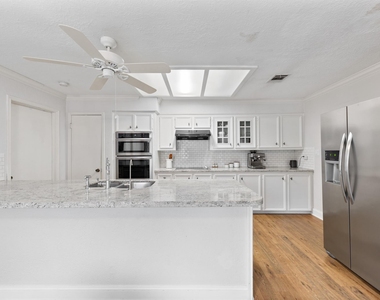 12210 Ravenmoor Drive - Photo Thumbnail 15