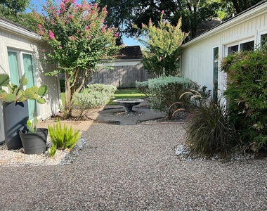 12210 Ravenmoor Drive - Photo Thumbnail 5