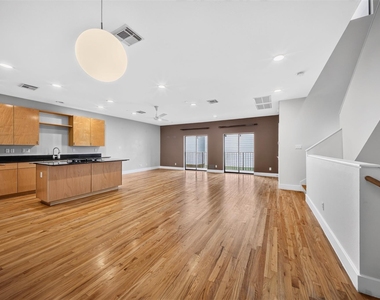 4106 Spencer Street - Photo Thumbnail 7