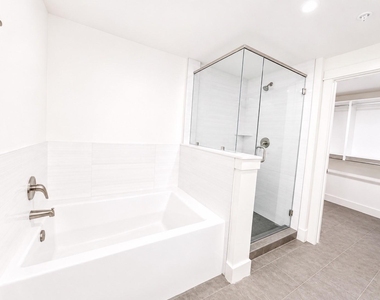 3120 Smith Street - Photo Thumbnail 9