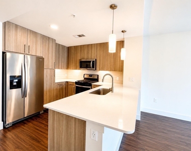 3120 Smith Street - Photo Thumbnail 4
