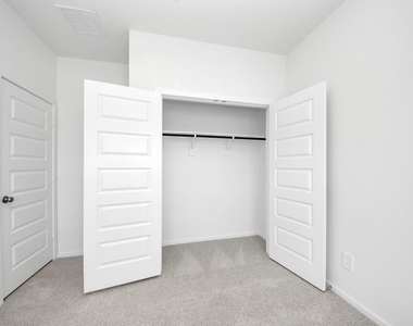 1043 Cedar Place Lane - Photo Thumbnail 17