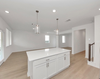 1043 Cedar Place Lane - Photo Thumbnail 6