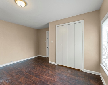 3216 Avenue I - Photo Thumbnail 17
