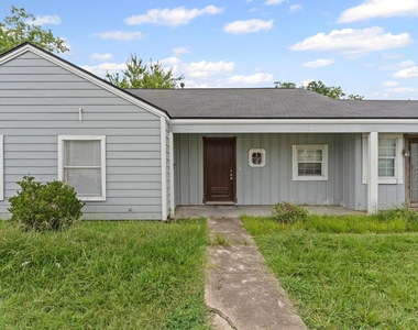 3216 Avenue I - Photo Thumbnail 3