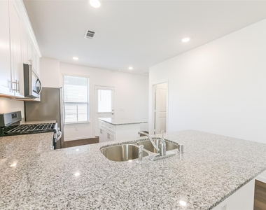 14483 Cedar Ledge Lane - Photo Thumbnail 5