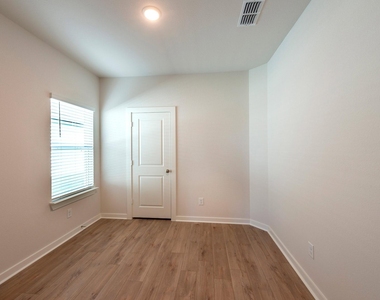 16015 Sage Harvest Street - Photo Thumbnail 9