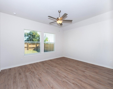 16015 Sage Harvest Street - Photo Thumbnail 4