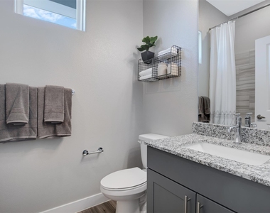 7205 Borland Lane - Photo Thumbnail 15
