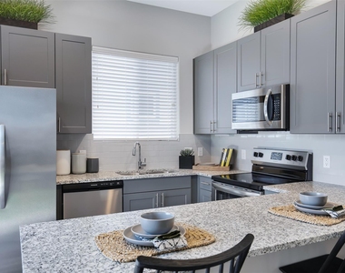 7205 Borland Lane - Photo Thumbnail 9