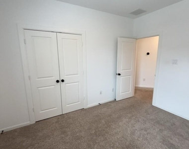 1542 Park Path Drive - Photo Thumbnail 8