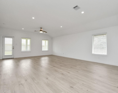 29935 Gallatin River Lane - Photo Thumbnail 15