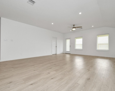 29935 Gallatin River Lane - Photo Thumbnail 12