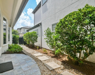 2702 Tudor Manor - Photo Thumbnail 41