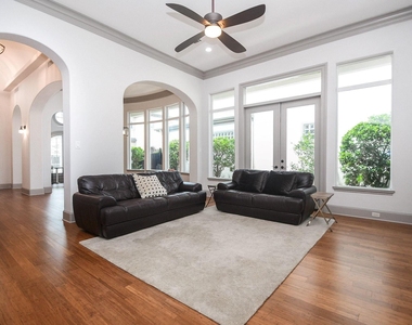 2702 Tudor Manor - Photo Thumbnail 8