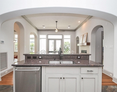 2702 Tudor Manor - Photo Thumbnail 16