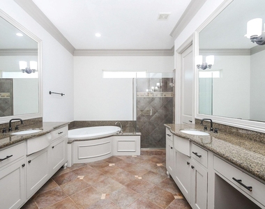 2702 Tudor Manor - Photo Thumbnail 23