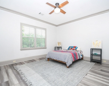 2702 Tudor Manor - Photo Thumbnail 29