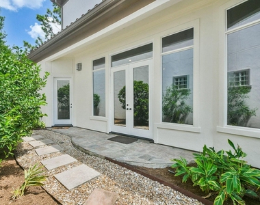 2702 Tudor Manor - Photo Thumbnail 42