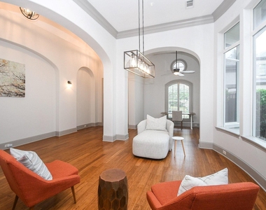 2702 Tudor Manor - Photo Thumbnail 2