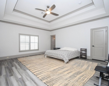2702 Tudor Manor - Photo Thumbnail 36