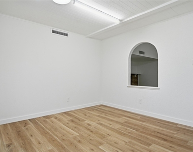 2126 Quail Valley East Drive - Photo Thumbnail 17