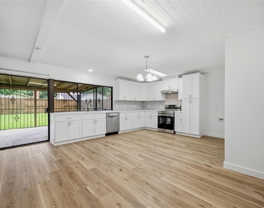 2126 Quail Valley East Drive - Photo Thumbnail 26