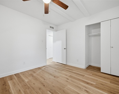 2126 Quail Valley East Drive - Photo Thumbnail 5