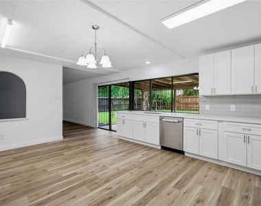 2126 Quail Valley East Drive - Photo Thumbnail 25