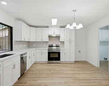 2126 Quail Valley East Drive - Photo Thumbnail 20