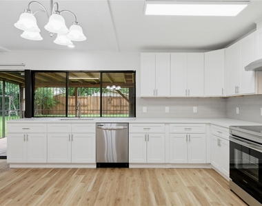 2126 Quail Valley East Drive - Photo Thumbnail 24