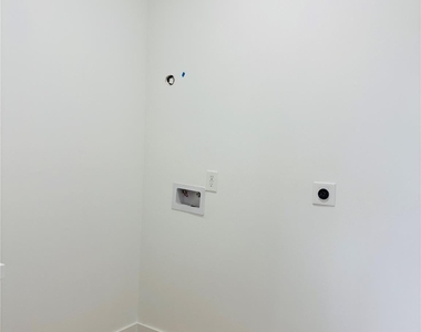 2010 Yates Street - Photo Thumbnail 16