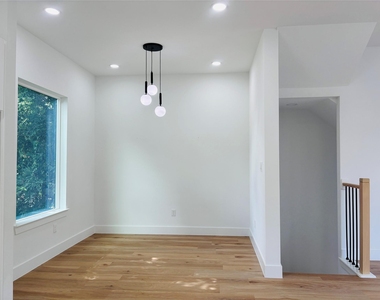 2010 Yates Street - Photo Thumbnail 6