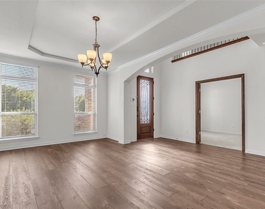 1209 Rogers Parkway - Photo Thumbnail 1