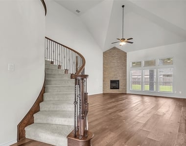 1209 Rogers Parkway - Photo Thumbnail 5