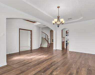 1209 Rogers Parkway - Photo Thumbnail 2