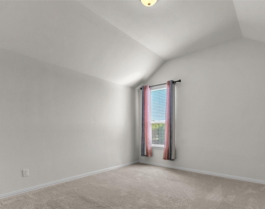 1209 Rogers Parkway - Photo Thumbnail 33