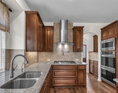 1209 Rogers Parkway - Photo Thumbnail 8