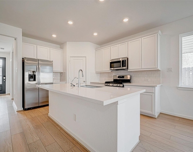 1127 Sugar Drive - Photo Thumbnail 12