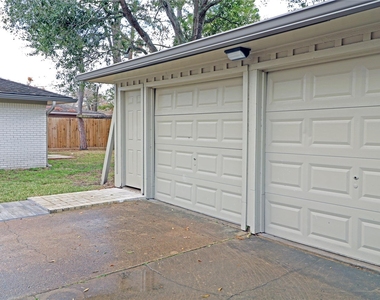 5527 Valkeith Drive - Photo Thumbnail 27