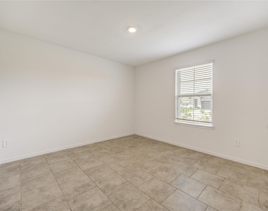 7547 Cattle Walker Court - Photo Thumbnail 15