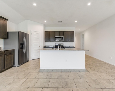 7547 Cattle Walker Court - Photo Thumbnail 6