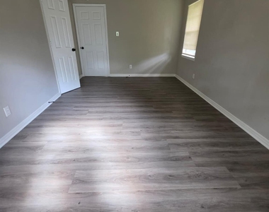 10922 Lockgate Lane - Photo Thumbnail 10