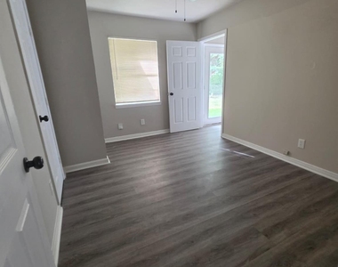 10922 Lockgate Lane - Photo Thumbnail 1