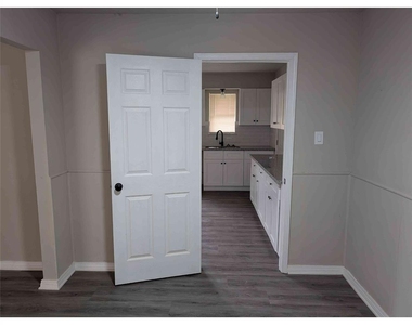 10922 Lockgate Lane - Photo Thumbnail 5