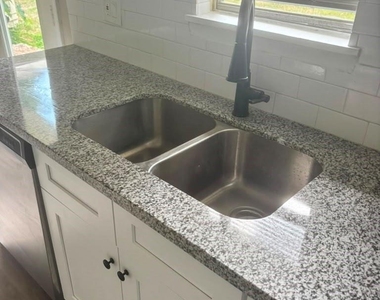 10922 Lockgate Lane - Photo Thumbnail 14