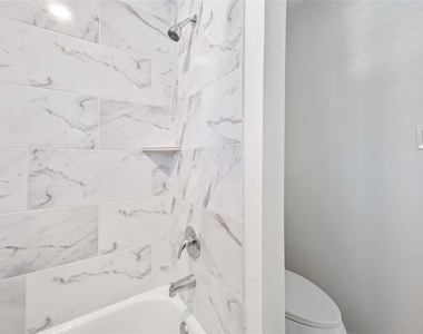6811 Del Rio Street - Photo Thumbnail 16